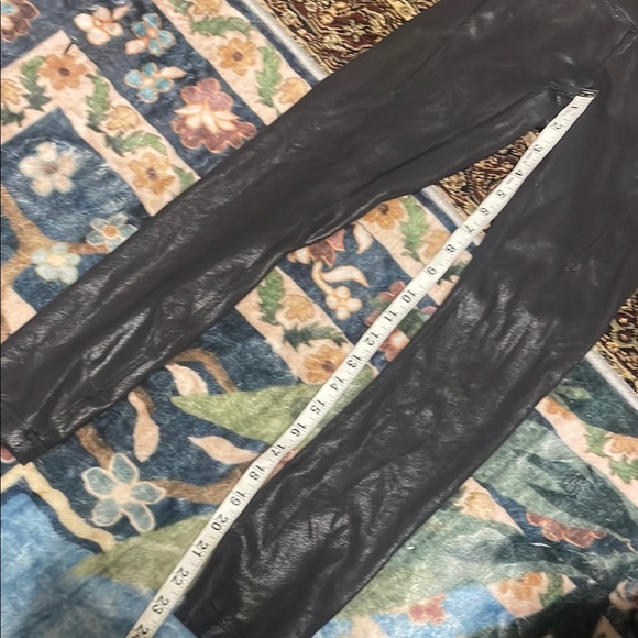 Lululemon 0 Shiny Black High-Waisted Leggings 23 inseam - Picture 4 of 5